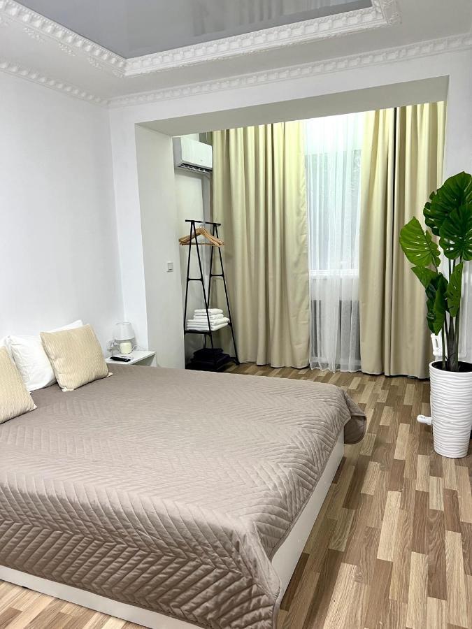 Студия Эрмитаж Атакент Almaty Ngoại thất bức ảnh